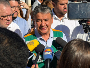 Wellington Dias entrega 70 vans do MobSUAS e defende redução da jornada 6×1