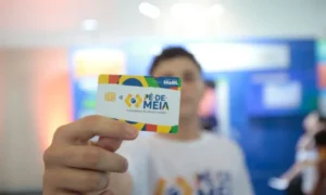 Pé-de-Meia paga parcela nesta terça-feira (25); veja quem recebe